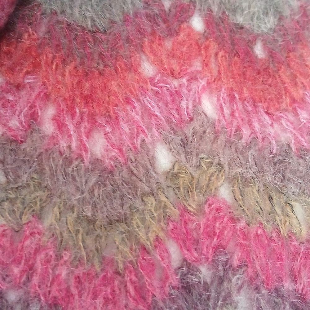 Multi-color Zigzag Knit Scarf Cozy Mohair-Wool Lace Scalloped Hem NO Itch - Picture 2 of 8